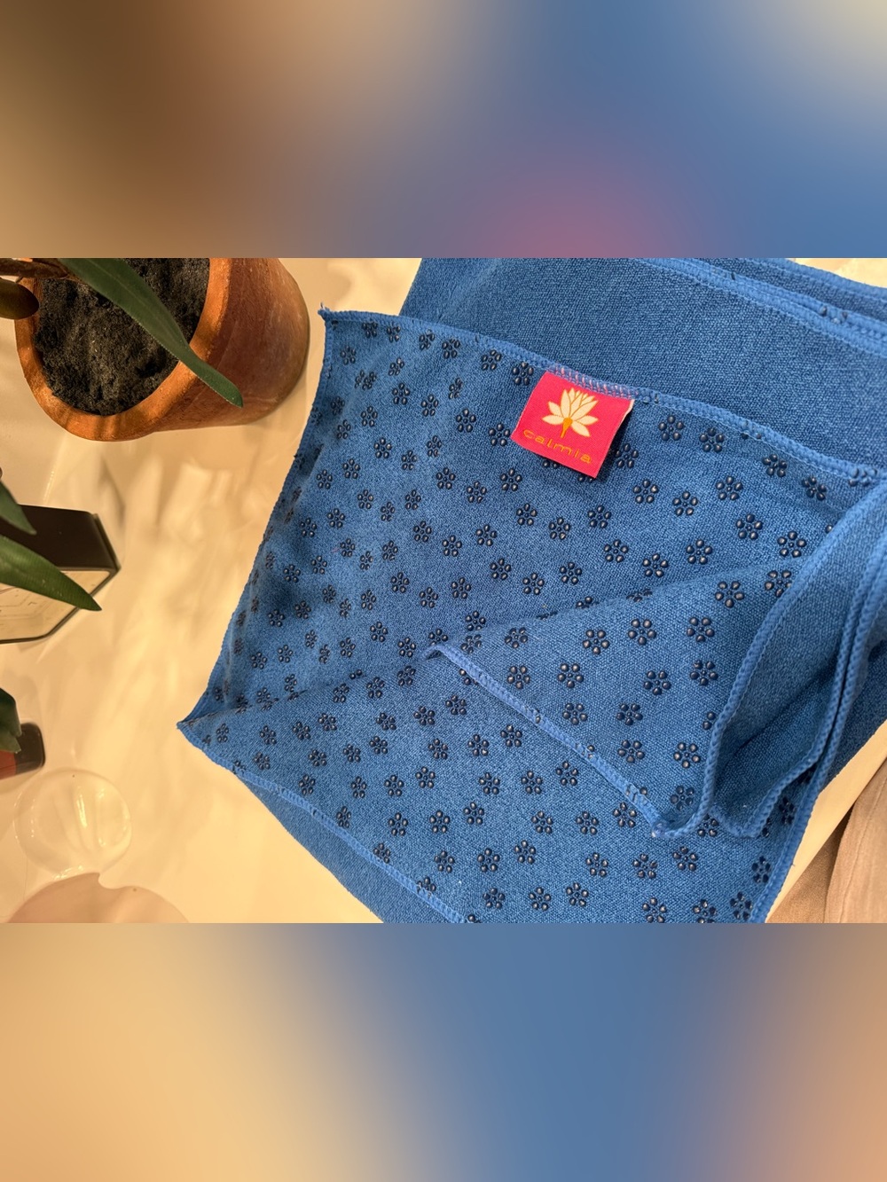 CALMIA Yoga Grip Towel with Flower Grip Dots